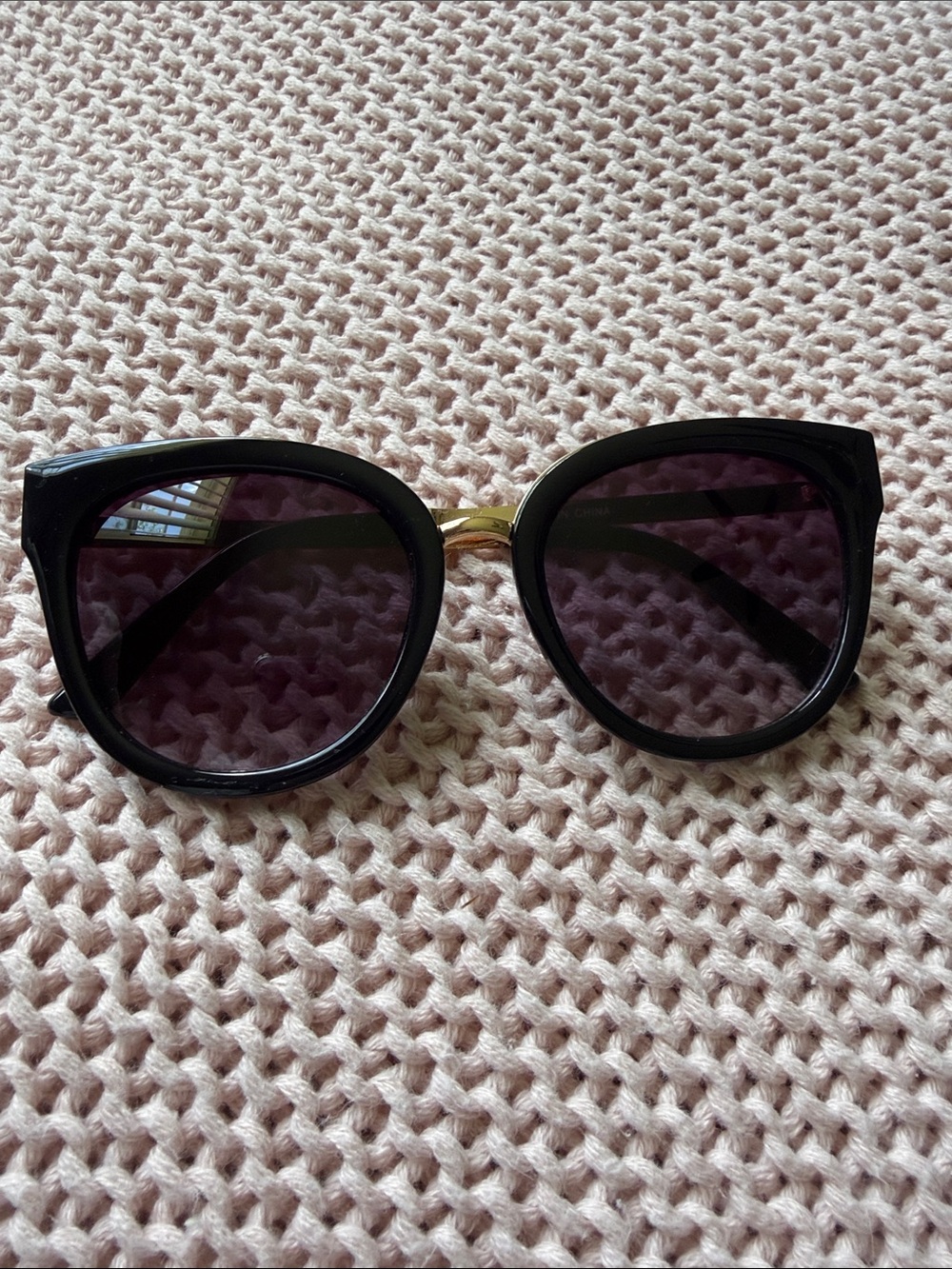 Classic Black Cat-Eye Sunglasses with Gold Bridge